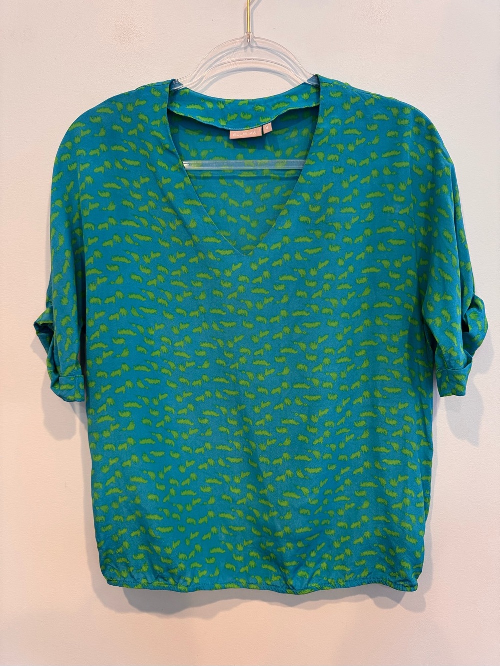Ellie Kai Silk Cuffed Short Sleeve Size 2